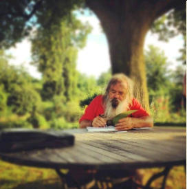 Wolf-Dieter Storl unter der Hubertushoflinde 2012